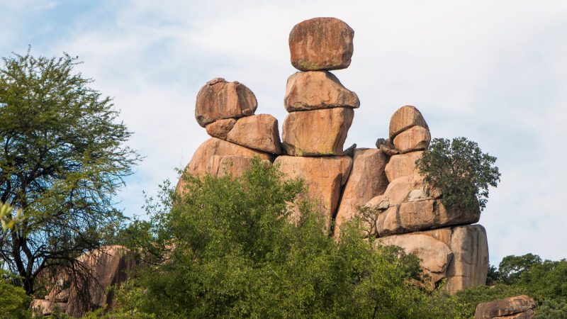 MATOBO-HILLS-BALLANCING-ROCKS-1400x933