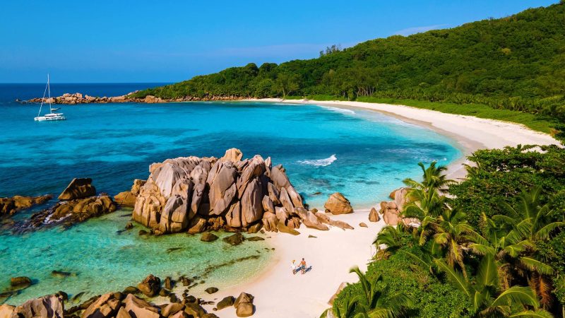 anse-cocos-beach-la-digue-island-seychelles-shutterstock_2249890671.jpg_679f3039ea